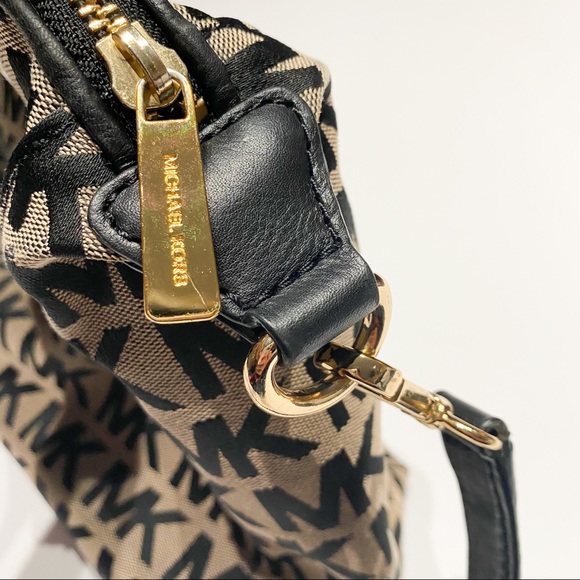 Michael Kors Monogram Medium Satchel Beige & Black - Picture 9 of 15
